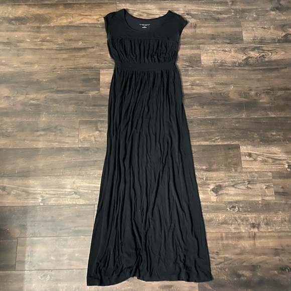 Liz Lange black lightweight maternity maxi dress - Picture 1 of 2